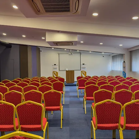 Sera Center 4* ترابزون