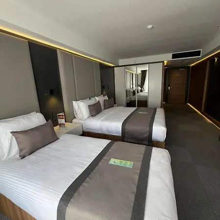 فندق Sera Center 4*