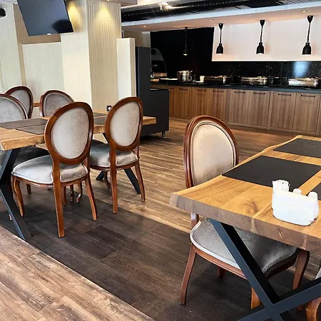 Sera Center فندق