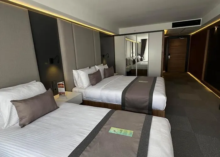 Hotel Sera Center 4*