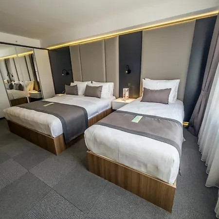 Hotel Sera Center 4*