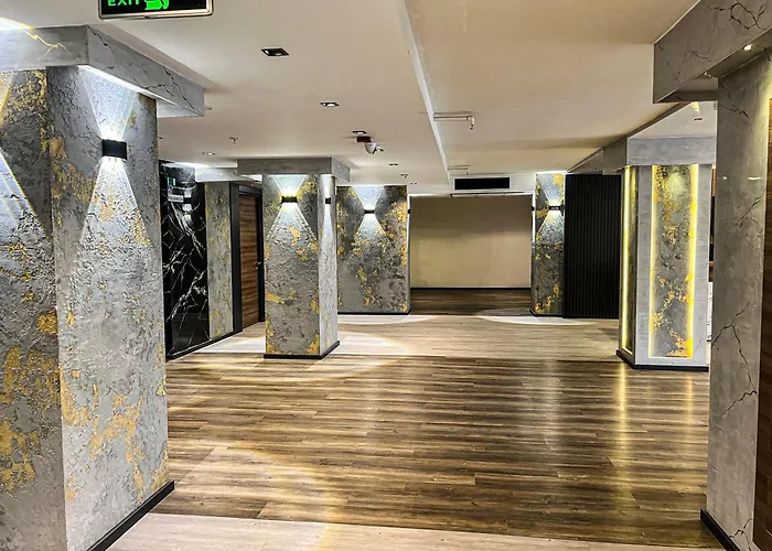 Sera Center Hotel 4*